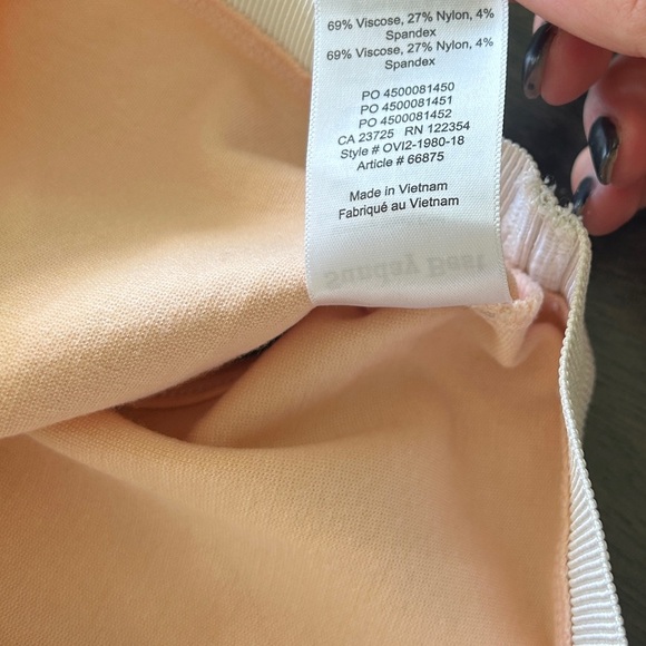 Aritzia SUNDAY BEST Cropped Tank Size small - Picture 2 of 6